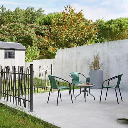 Les Lambannieres - Maison Neuve, Calme Avec Jardin Holiday home