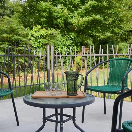 Hébergement de vacances Les Lambannières - Maison Neuve, Calme Avec Jardin *