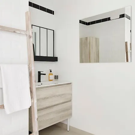 Les Lambannieres - Maison Neuve, Calme Avec Jardin Σπίτι διακοπών