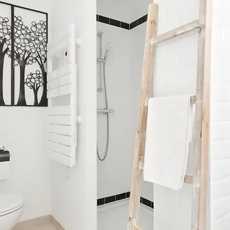 Les Lambannières - Maison Neuve, Calme Avec Jardin Hébergement de vacances *